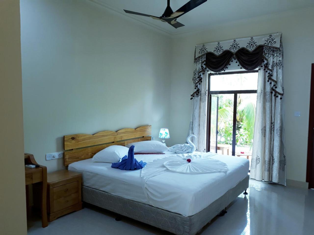 Sunrise Inn Thoddoo Exterior foto